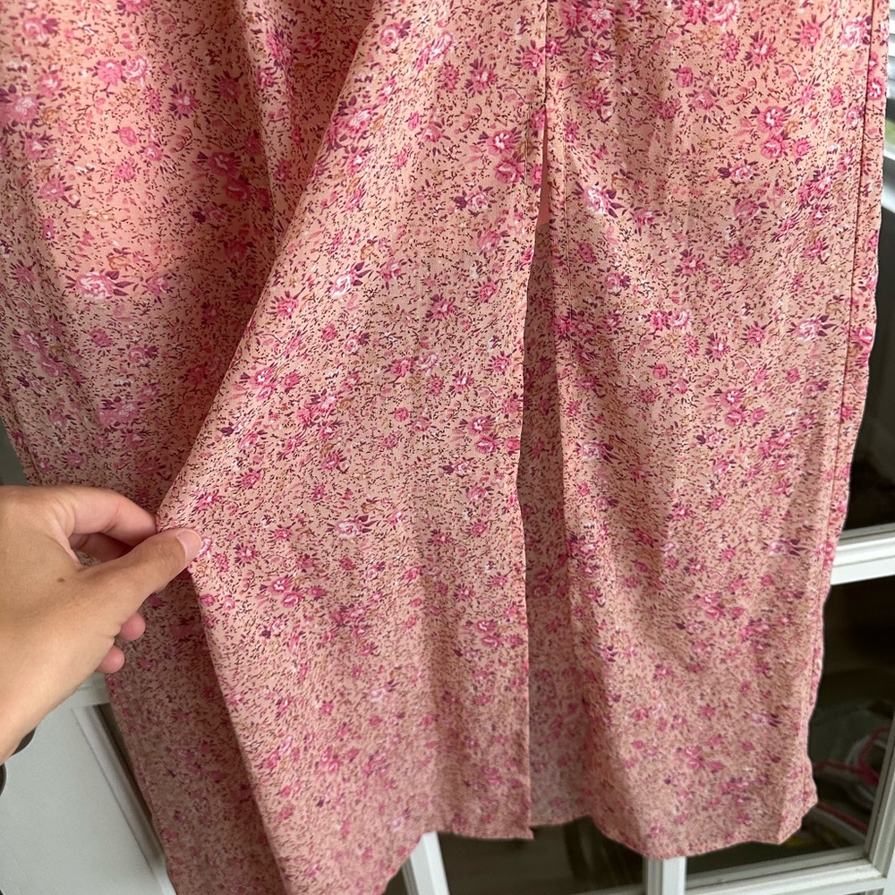 Astr Pink Floral Midi Dress with Sweetheart Bodice - Picture 3 of 5